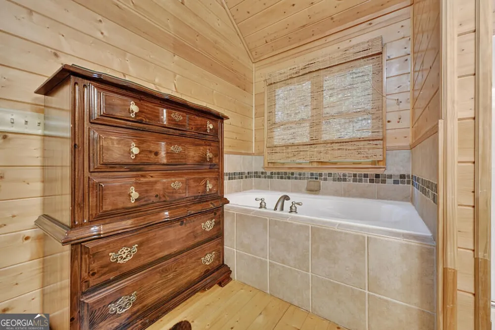46 Private DR Ellijay, GA 30536
