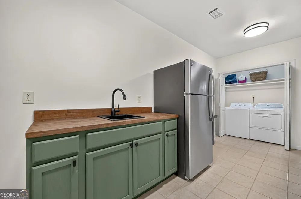 46 Private DR Ellijay, GA 30536