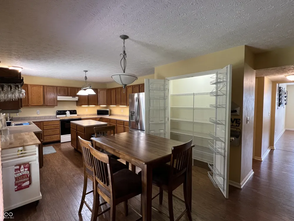 4537 Sugar Bay Lane Indianapolis, IN 46237