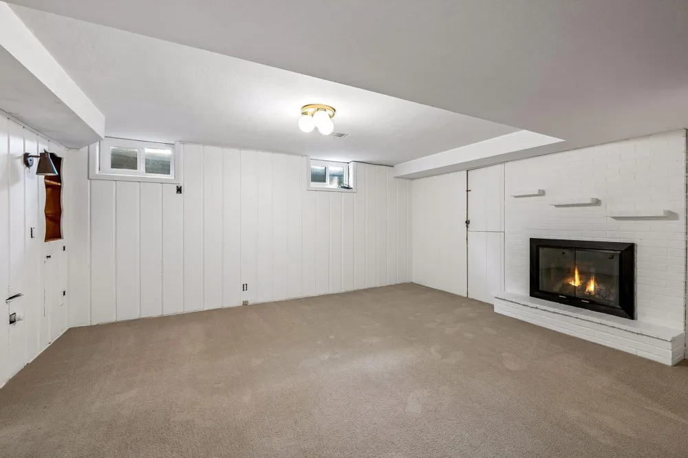 4725 School Road Edina, MN 55424