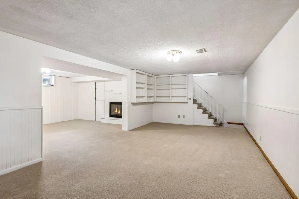 4725 School Road Edina, MN 55424