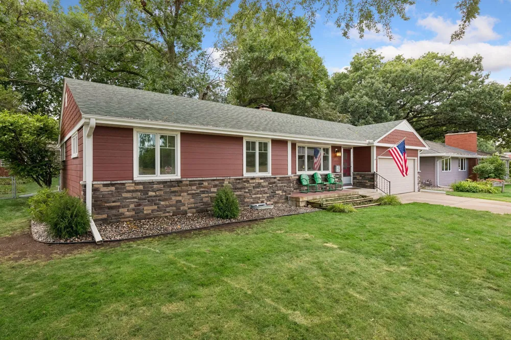 4725 School Road Edina, MN 55424