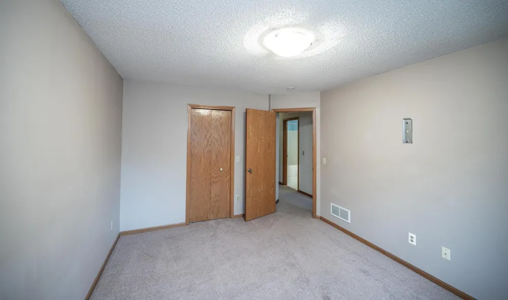 13826 Granada Way Apple Valley, MN 55124