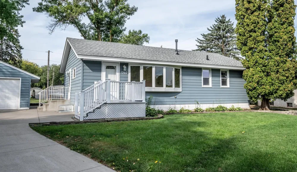 1202 Sunnyside Drive Farmington, MN 55024