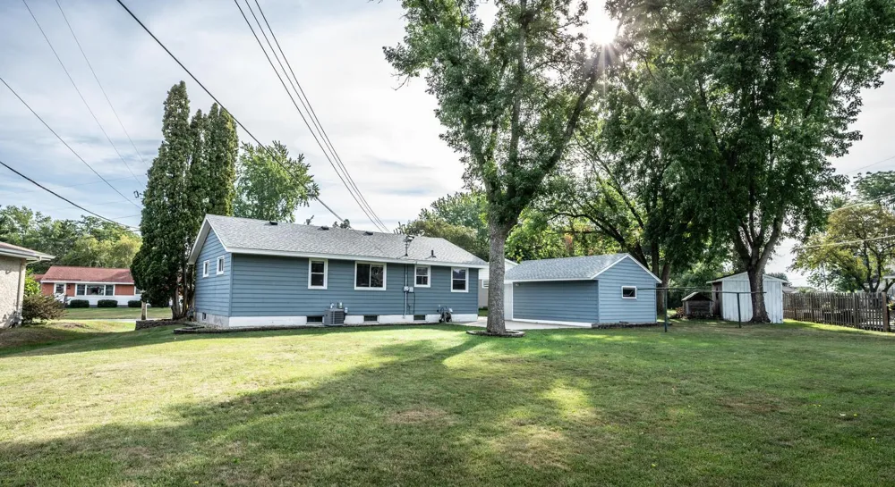 1202 Sunnyside Drive Farmington, MN 55024