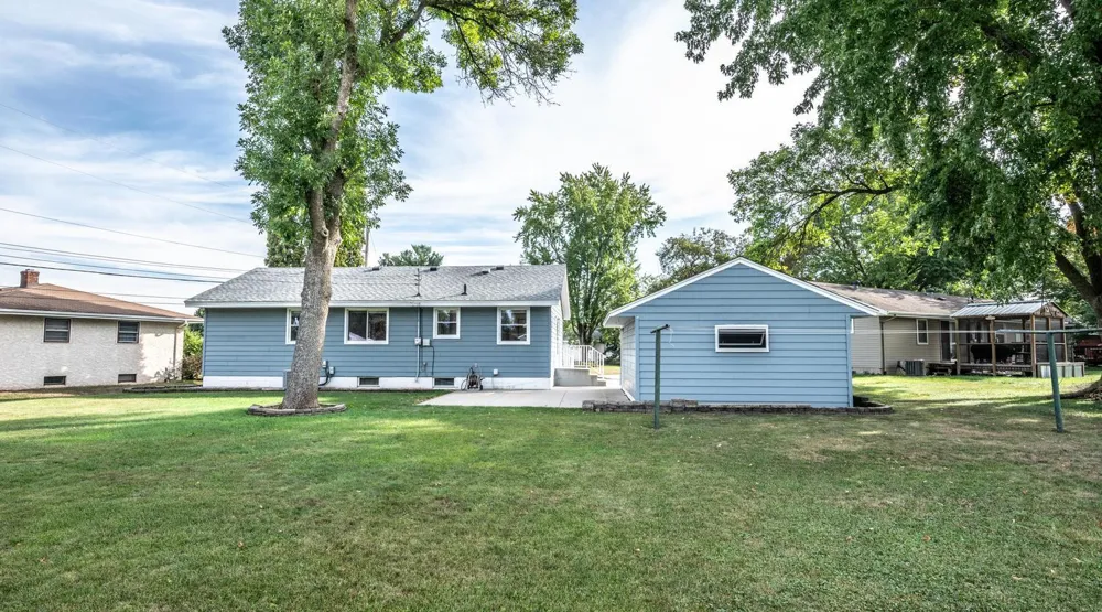 1202 Sunnyside Drive Farmington, MN 55024