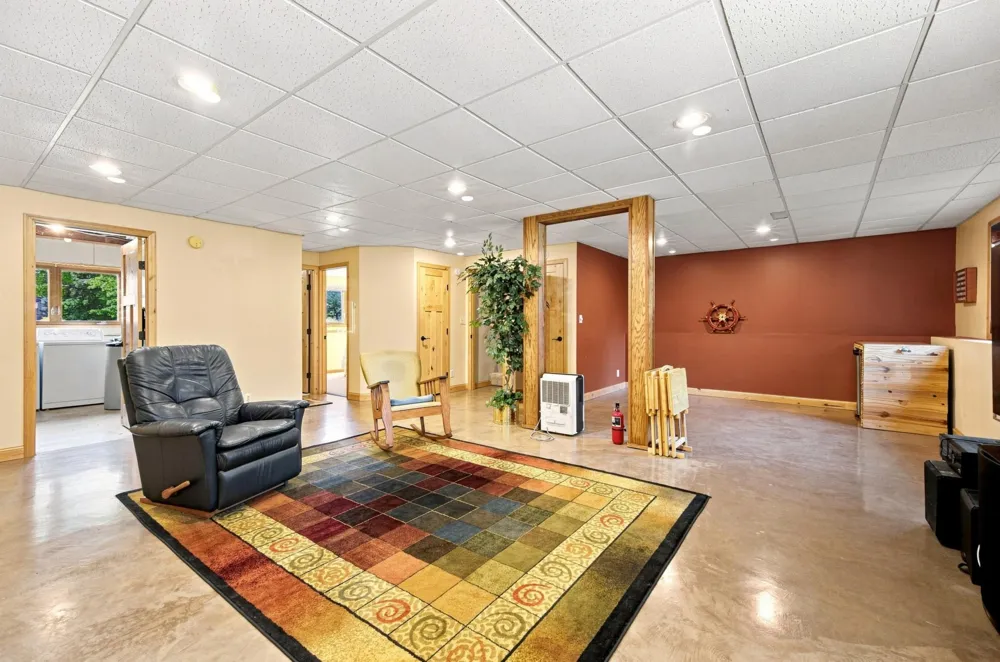 1530 Lois Drive Shoreview, MN 55126