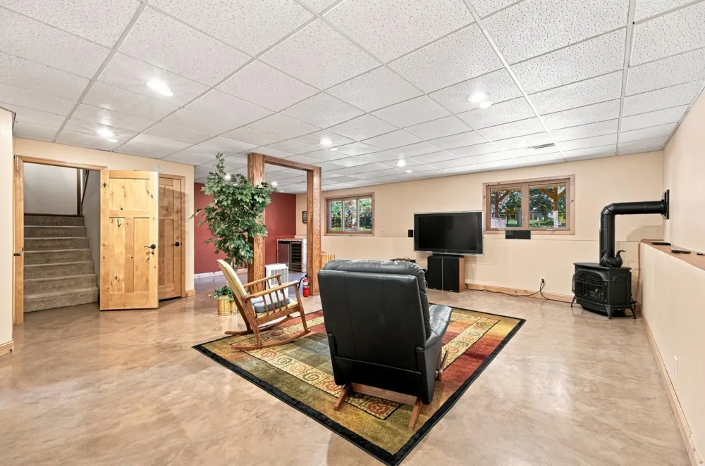 1530 Lois Drive Shoreview, MN 55126