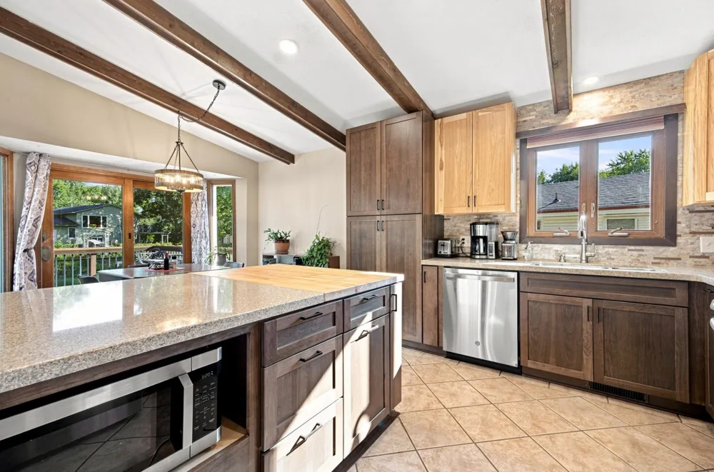 1530 Lois Drive Shoreview, MN 55126