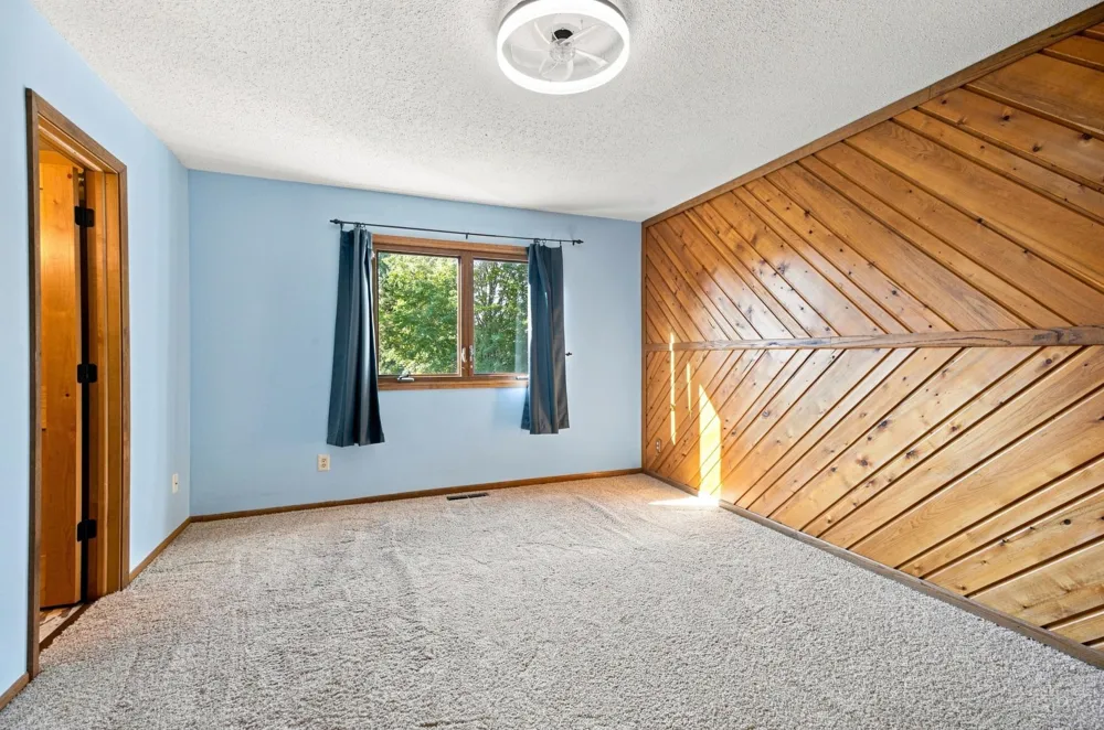 1530 Lois Drive Shoreview, MN 55126