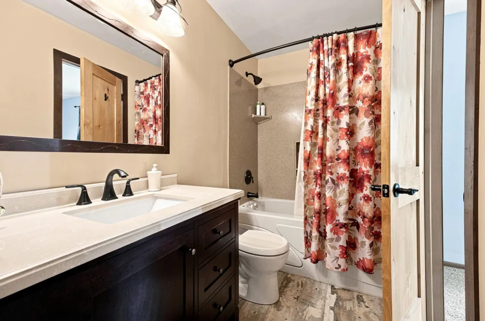 1530 Lois Drive Shoreview, MN 55126