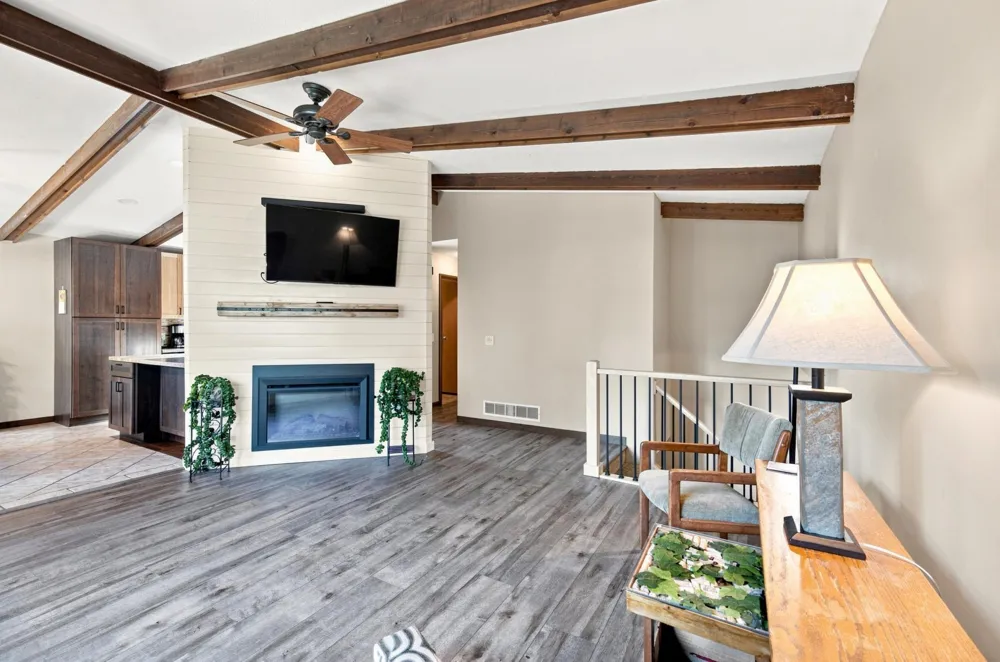 1530 Lois Drive Shoreview, MN 55126
