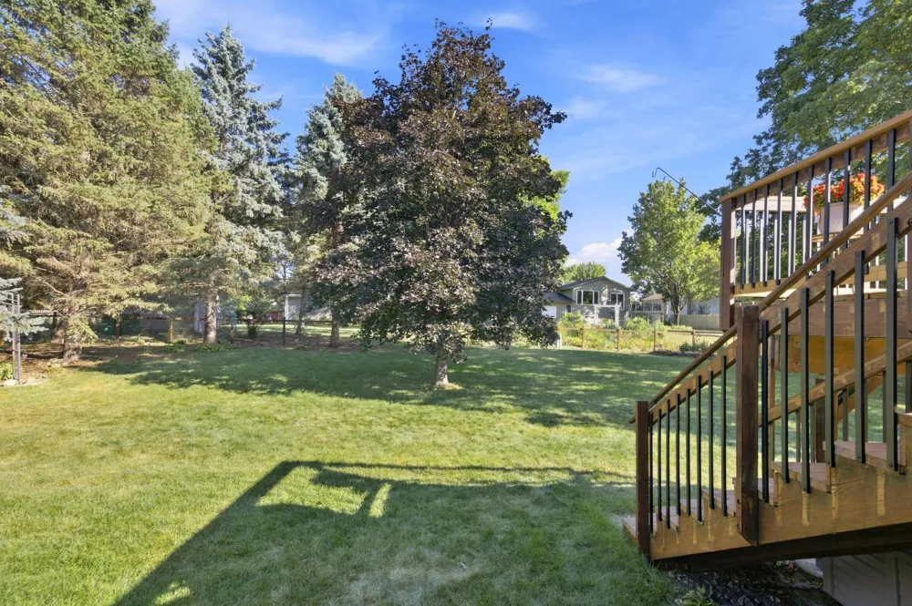 1530 Lois Drive Shoreview, MN 55126