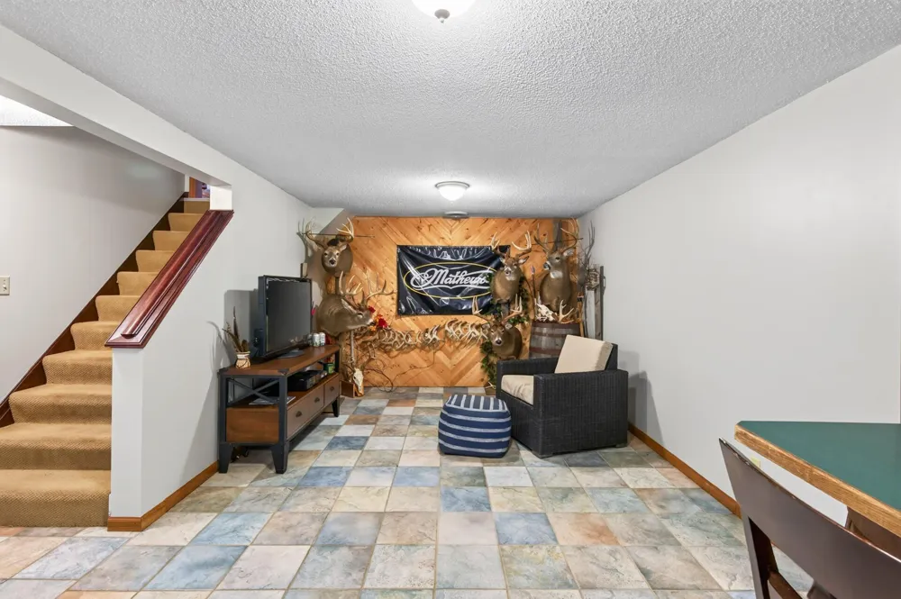 7146 Military Road Woodbury, MN 55129
