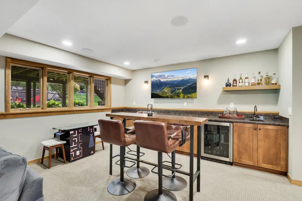 10234 Nottingham Trail Eden Prairie, MN 55347