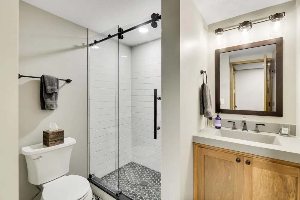 10234 Nottingham Trail Eden Prairie, MN 55347