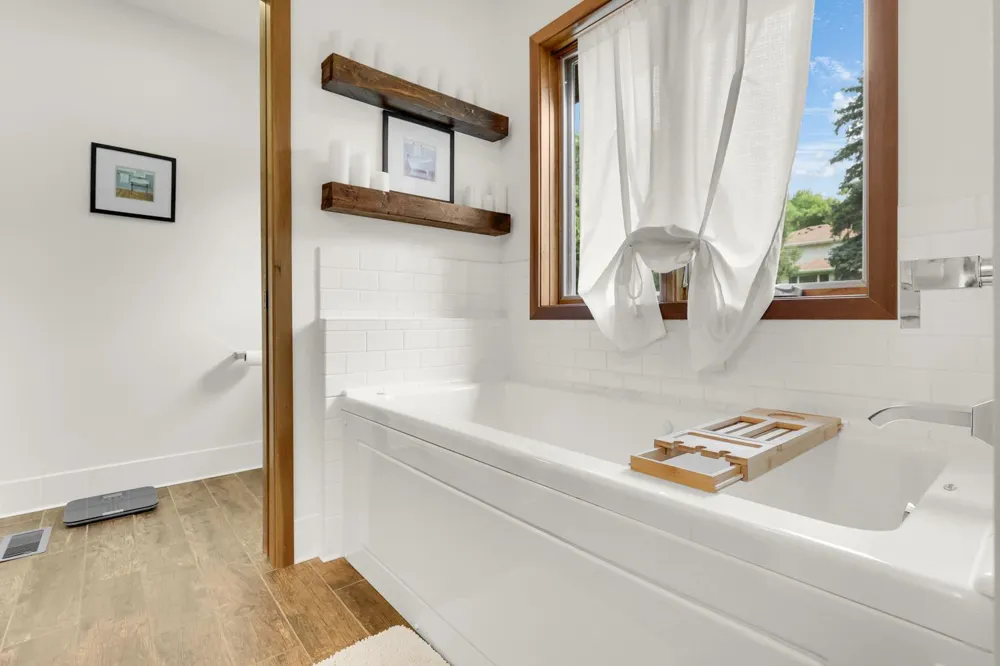 10234 Nottingham Trail Eden Prairie, MN 55347