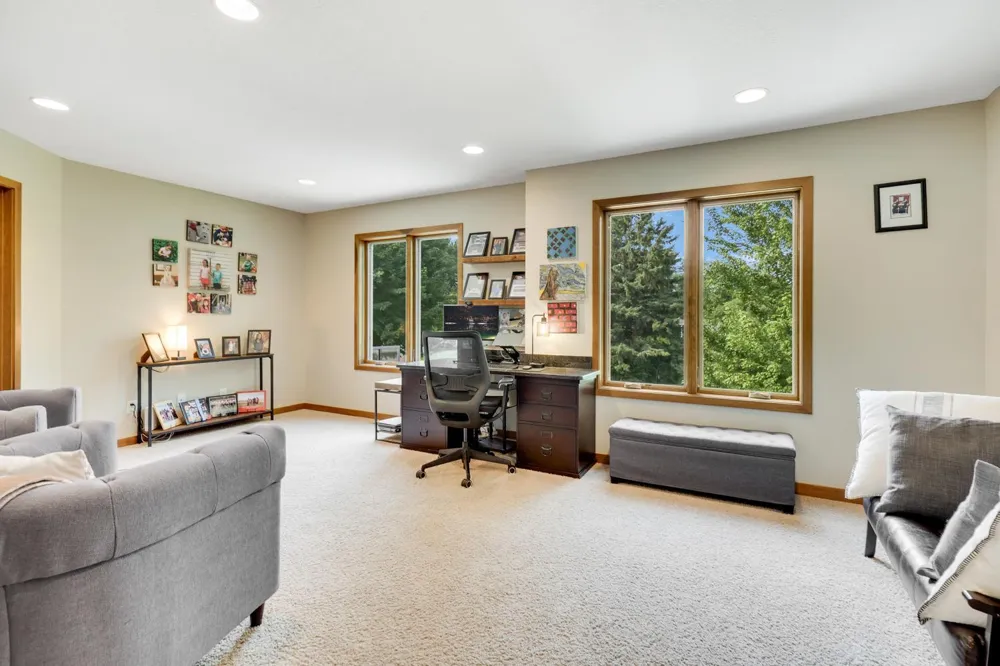 10234 Nottingham Trail Eden Prairie, MN 55347