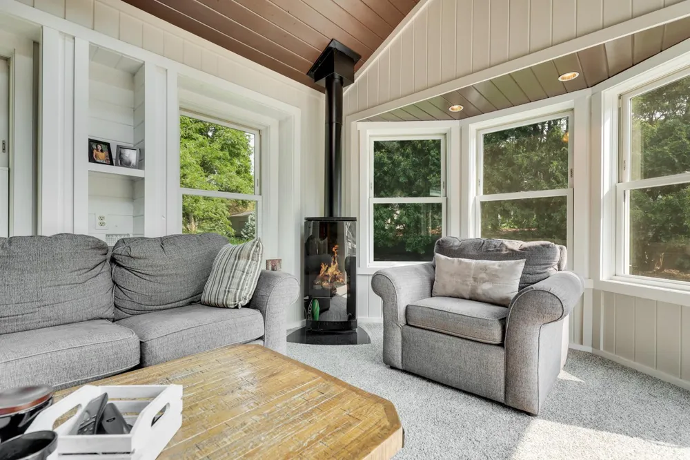10234 Nottingham Trail Eden Prairie, MN 55347