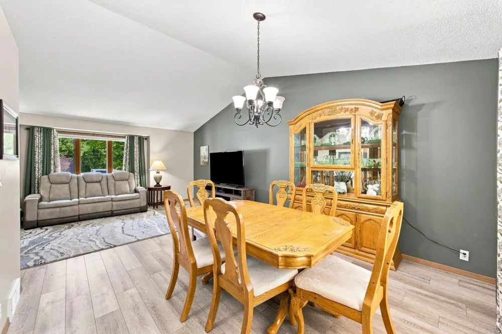 3132 37 1/2 AVENUE S Fargo, ND 58104