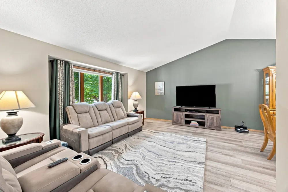 3132 37 1/2 AVENUE S Fargo, ND 58104