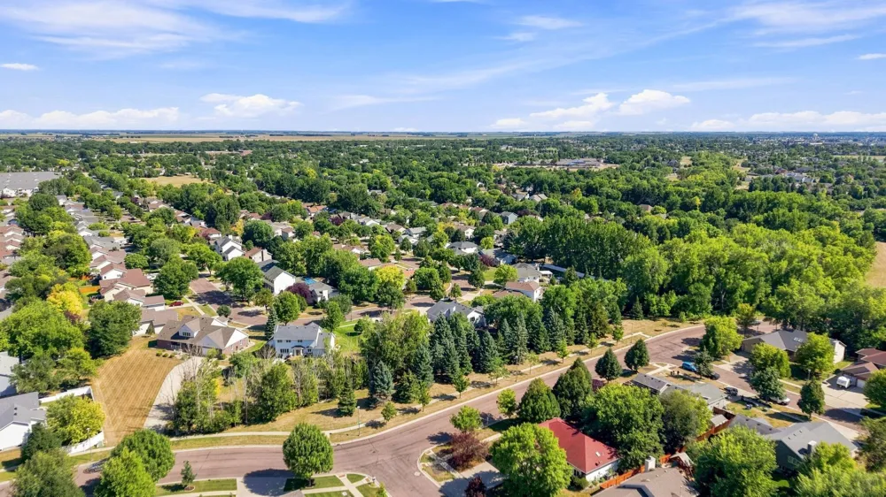 3132 37 1/2 AVENUE S Fargo, ND 58104