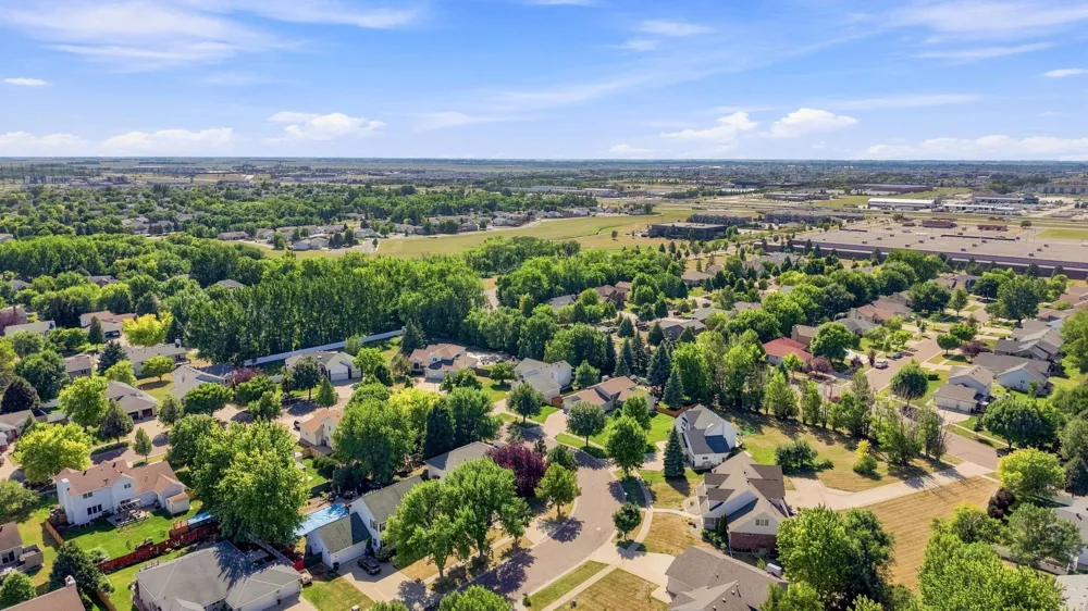 3132 37 1/2 AVENUE S Fargo, ND 58104
