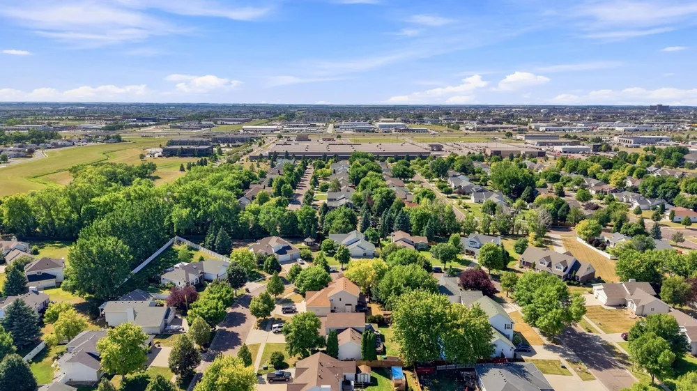 3132 37 1/2 AVENUE S Fargo, ND 58104