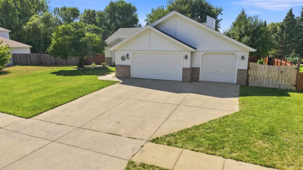 3132 37 1/2 AVENUE S Fargo, ND 58104