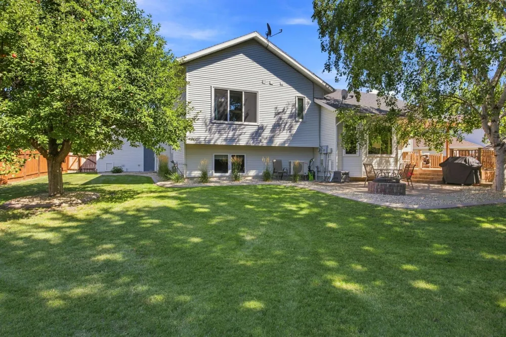 3132 37 1/2 AVENUE S Fargo, ND 58104
