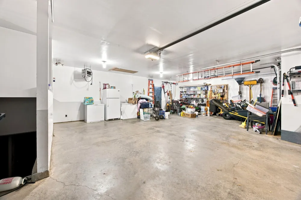 3132 37 1/2 AVENUE S Fargo, ND 58104