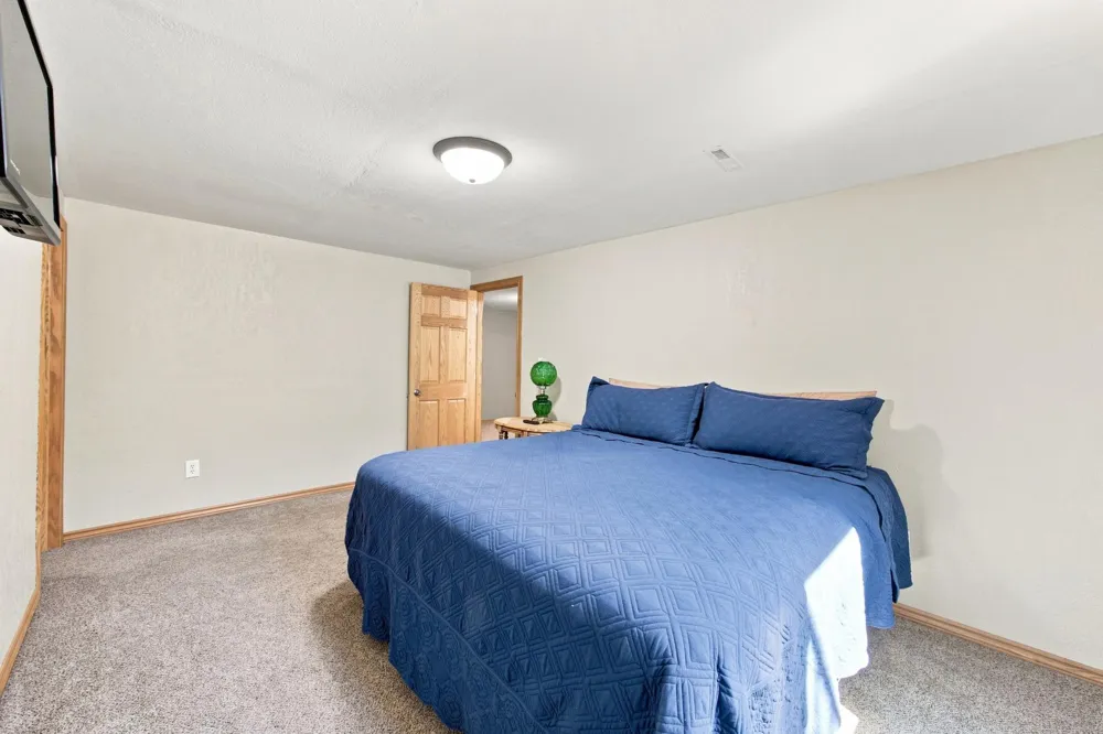 3132 37 1/2 AVENUE S Fargo, ND 58104