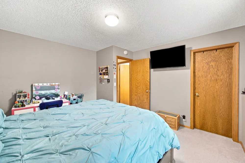 3132 37 1/2 AVENUE S Fargo, ND 58104