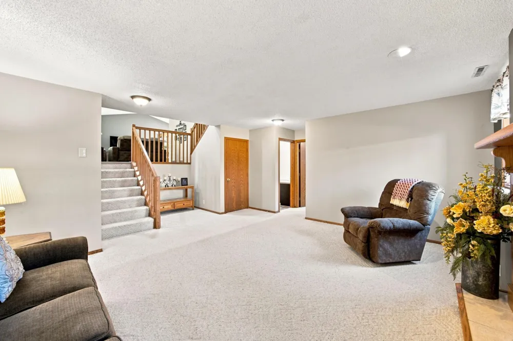 3132 37 1/2 AVENUE S Fargo, ND 58104