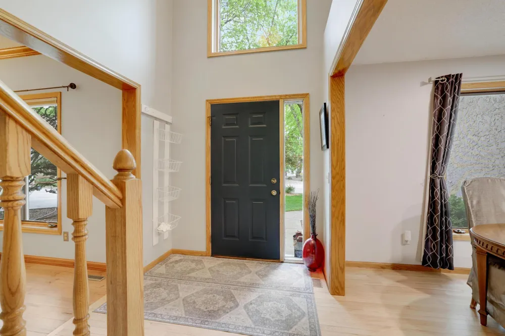 3757 Bayberry Lane Eagan, MN 55123