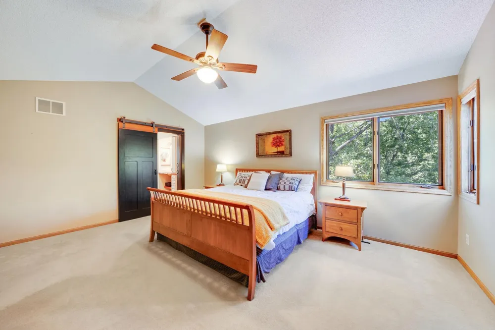 3757 Bayberry Lane Eagan, MN 55123