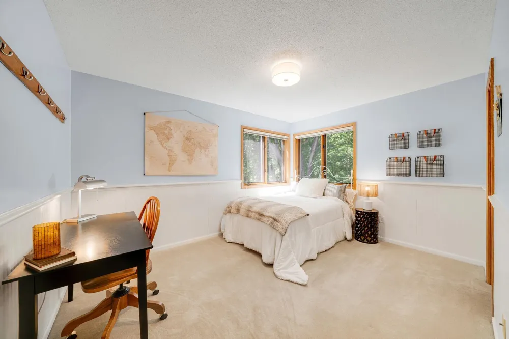 3757 Bayberry Lane Eagan, MN 55123