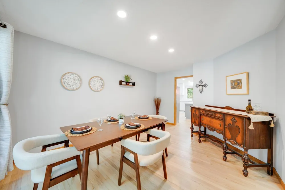 3757 Bayberry Lane Eagan, MN 55123