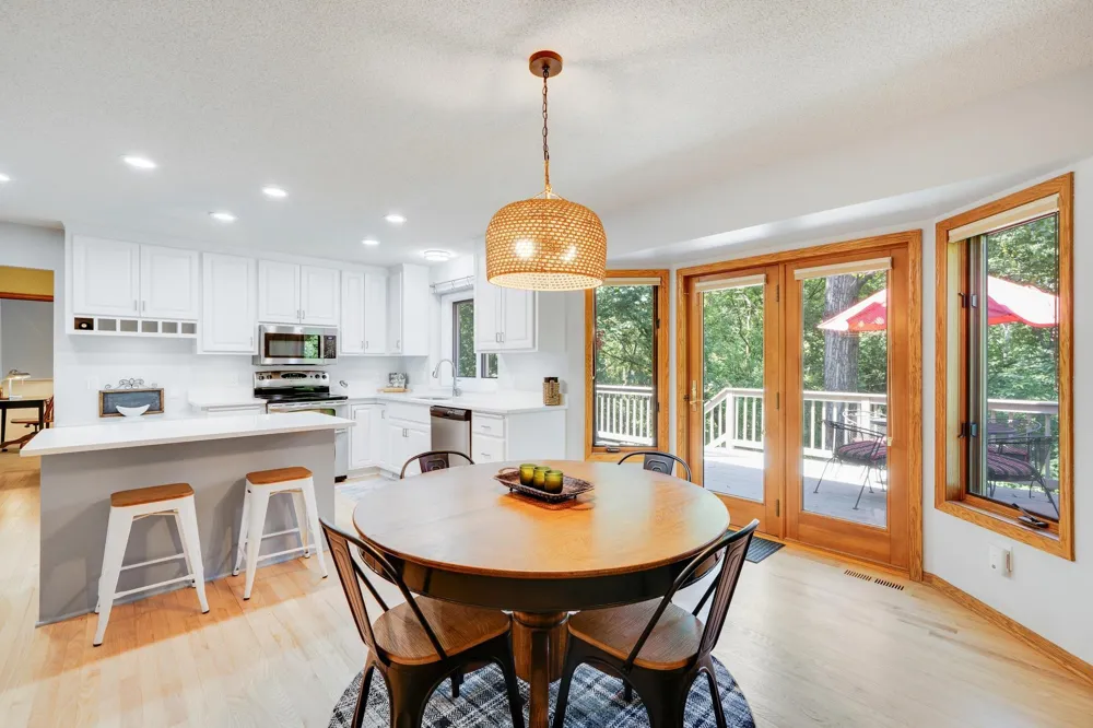 3757 Bayberry Lane Eagan, MN 55123