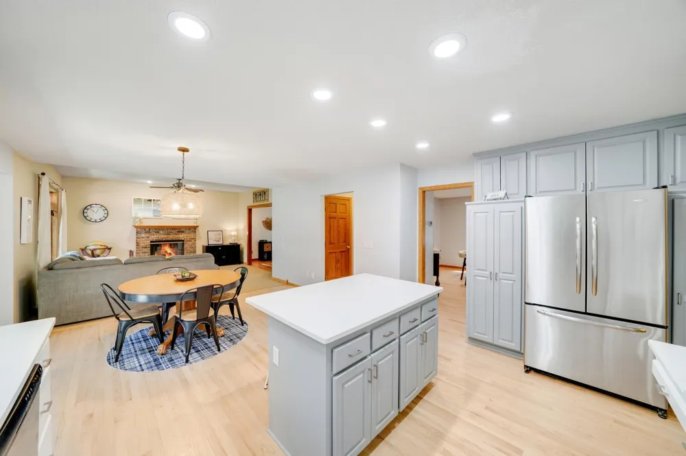 3757 Bayberry Lane Eagan, MN 55123