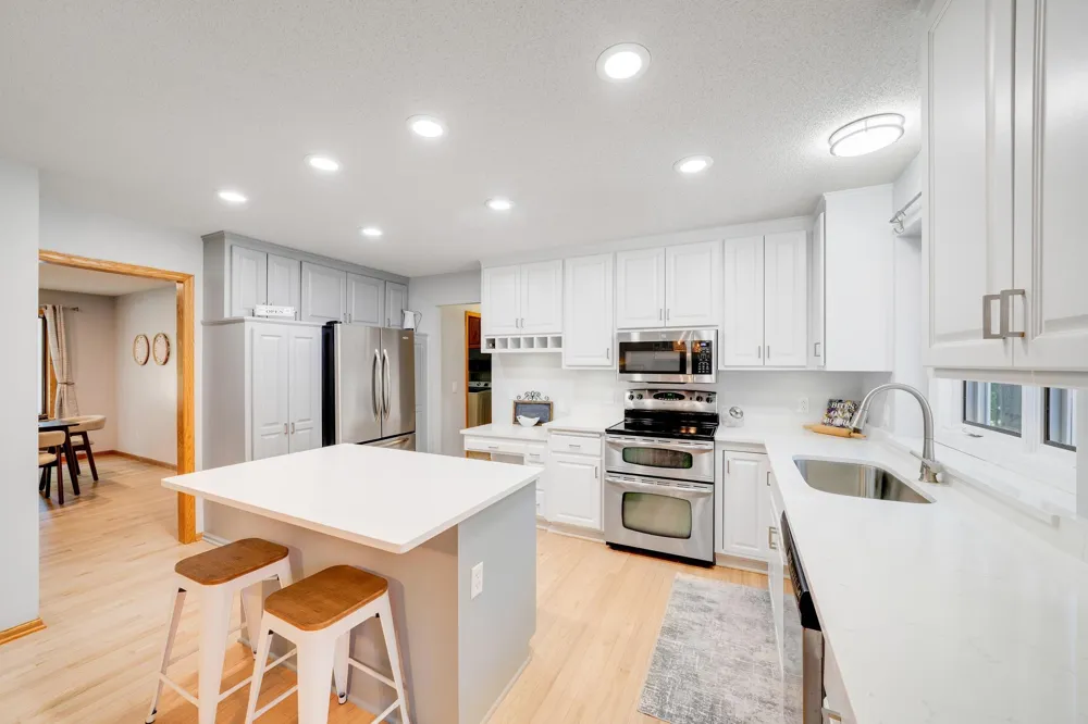 3757 Bayberry Lane Eagan, MN 55123