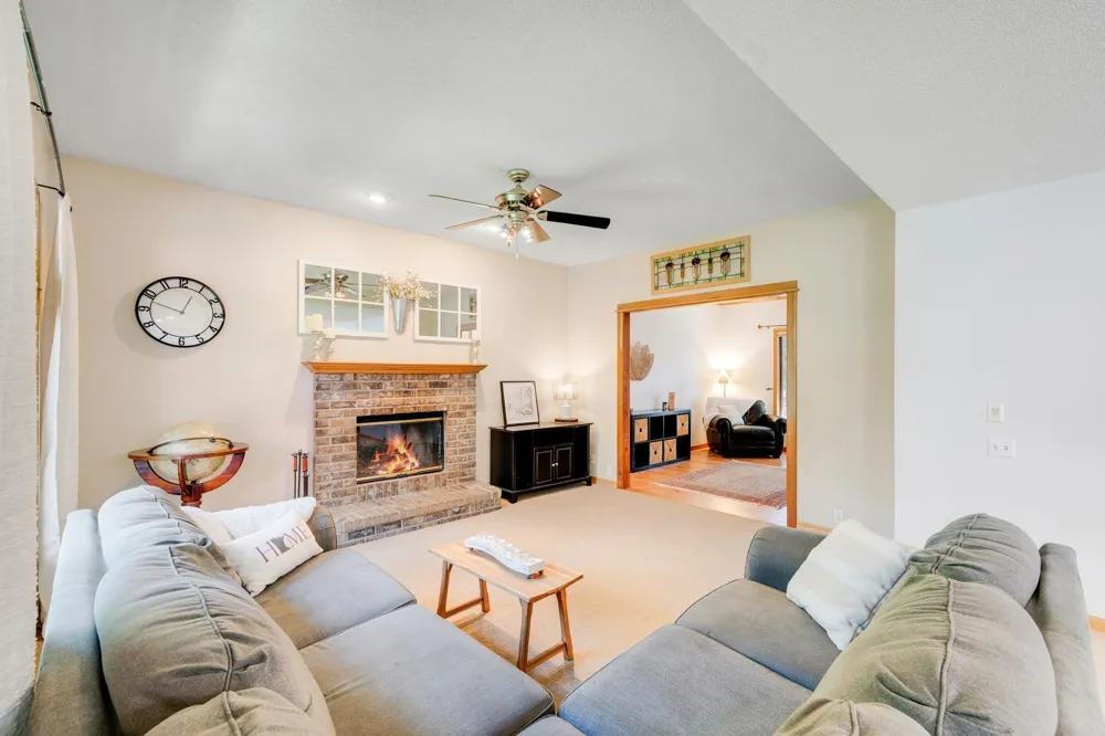 3757 Bayberry Lane Eagan, MN 55123