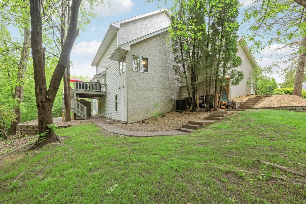 3757 Bayberry Lane Eagan, MN 55123