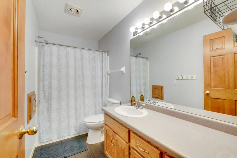 3757 Bayberry Lane Eagan, MN 55123