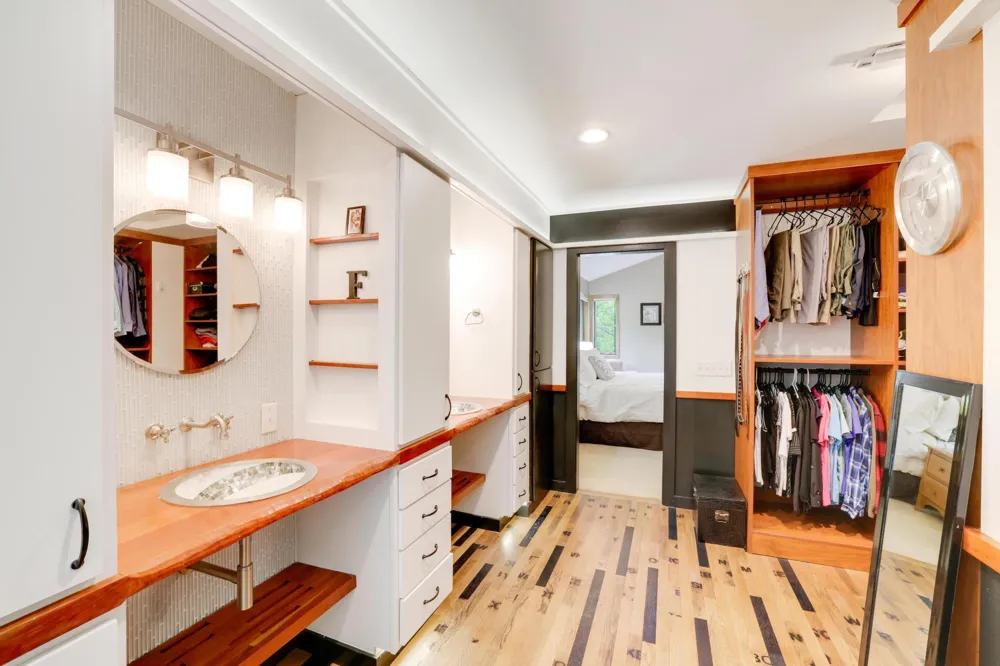 3757 Bayberry Lane Eagan, MN 55123