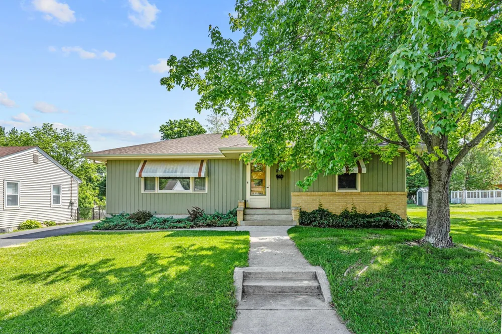 845 Spencer Street S Shakopee, MN 55379