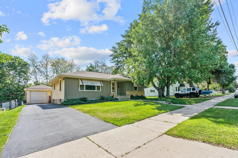 845 Spencer Street S Shakopee, MN 55379
