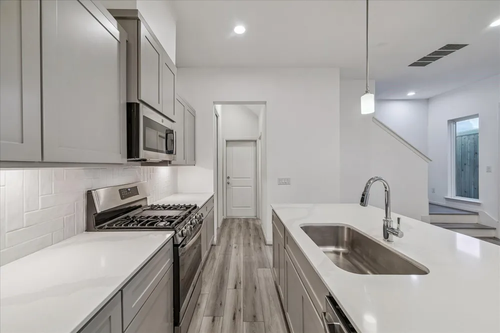 1524 Ojeman Road #D Houston, TX 77055