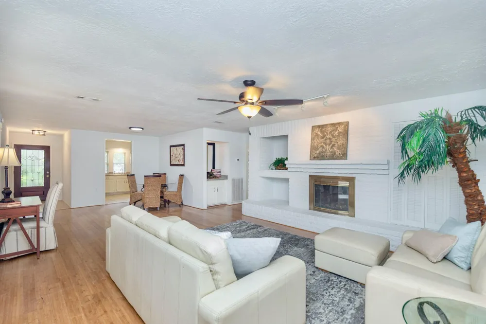 2711 Quail Valley East Drive Missouri City, TX 77489