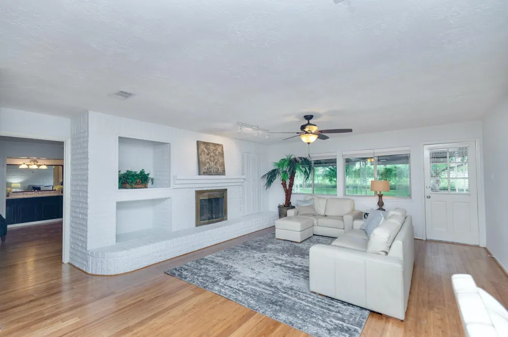 2711 Quail Valley East Drive Missouri City, TX 77489